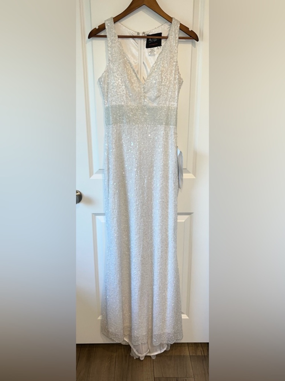Mac Duggal Sequin Sleeveless V Neck Column White Gown & Beaded Belt Formal